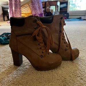 High heel boots